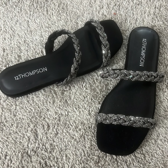 Brand new black sandals - Picture 2 of 2